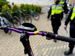 Kontrola pod szkołą: uśmiech czy smutna buźka? Policjanci sprawdzili młodych uczestników ruchu drogowego
