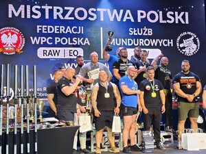 Dolnośląscy policjanci z medalami podczas XII Mistrzostw Polski Służb Mundurowych w Wyciskaniu Sztangi Leżąc
