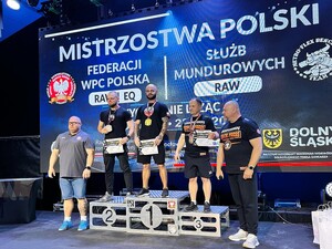 Dolnośląscy policjanci z medalami podczas XII Mistrzostw Polski Służb Mundurowych w Wyciskaniu Sztangi Leżąc