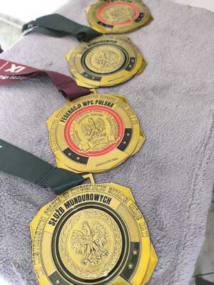 Dolnośląscy policjanci z medalami podczas XII Mistrzostw Polski Służb Mundurowych w Wyciskaniu Sztangi Leżąc