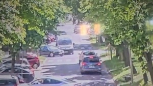 Kompletnie pijany kierowca BMW spowodował kolizje. Po wyjściu z pojazdu wyrzucił dwie puszki piwa