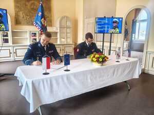 Dolnośląska Policja i czescy partnerzy podpisują porozumienie