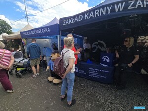 stoisko policji oraz zakładu karnego