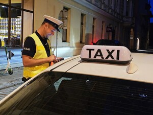 Zdjęcia z policyjnej akcji taxi