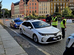 Zdjęcia z policyjnej akcji taxi