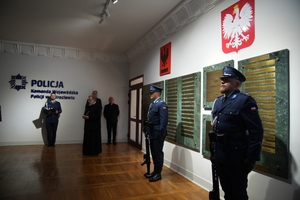 uroczystośc policyjne pod tablicami pamięci