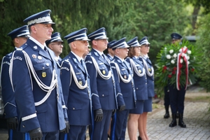 uroczystośc policyjne pod tablicami pamięci