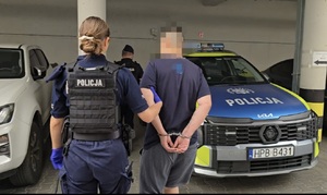 zatrzymany z policjantami
