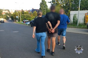 zatrzymany z policjantami