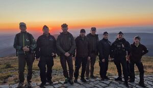 policja kontroluje szczyty gór