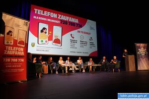 Konferecja o Hejcie na hali widowiskowej