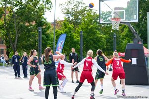 Sportowa pasja? Załóż mundur!