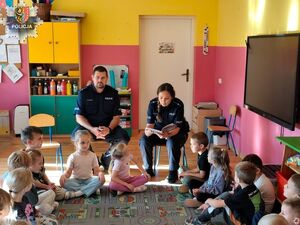 Ogólnopolski Dzień Głośnego Czytania z dolnośląskimi policjantami