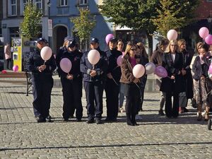 Dzierżoniowskie policjantki wsparły kampanię „Różowa Wstążeczka”