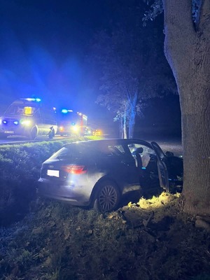 Za kierownicą z prawie 1,4 promila. Samochód wpadł do rowu