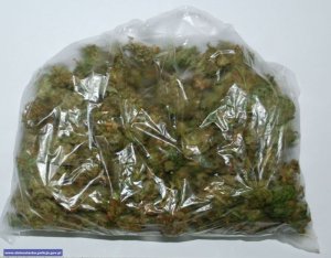 Na zdjęciu poglądowym marihuana w woreczku.
