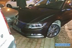 Na zdjęciu samochód utracony na terenie Głogowa, który brał udział w pościgu.