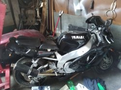 Na zdjęciu jeden z odzyskanych motocykli.