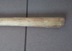 zabezpieczona drewniana pałka