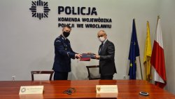 podpisanie porozumienia między Komendantem Policji Dolnośląskiej a Rektorem Uniwersytetu Medycznego we Wrocławiu