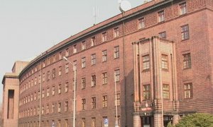 Na zdjęciu widać budynek Komendy Wojewódzkiej Policji we Wrocławiu