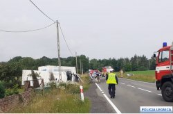 służby ratunkowe na drodze gdzie miał miejsce wypadek