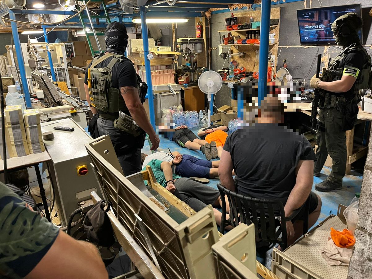 Zabezpieczone 2,5 miliona papierosów oraz 6 ton krajanki tytoniowej. Kolejne mocne uderzenie służb w przestępczość akcyzową