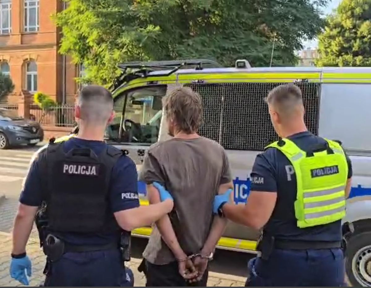 Dynamiczne zatrzymanie kierowcy w powiecie oleśnickim. Mężczyzna zignorował policjantów, bo miał ku temu kilka powodów