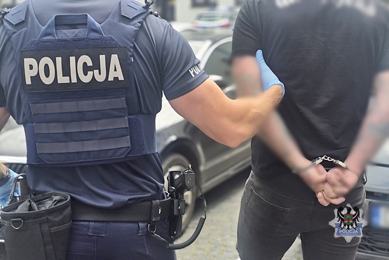 Spektakularne akcje wałbrzyskich i kamiennogórskich policjantów. Czterech „odbieraków” zatrzymanych, odzyskane ponad 150 tysięcy złotych