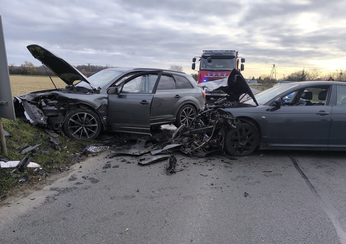 Niebezpieczny manewr na łuku drogi mógł skończyć się tragicznie - bądź rozważny i odpowiedzialny!