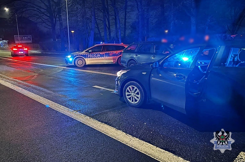 Seria zarzutów dla oszusta. Wpadł w ręce policjantów kryminalnych wałbrzyskiej komendy na gorącym uczynku przestępstwa