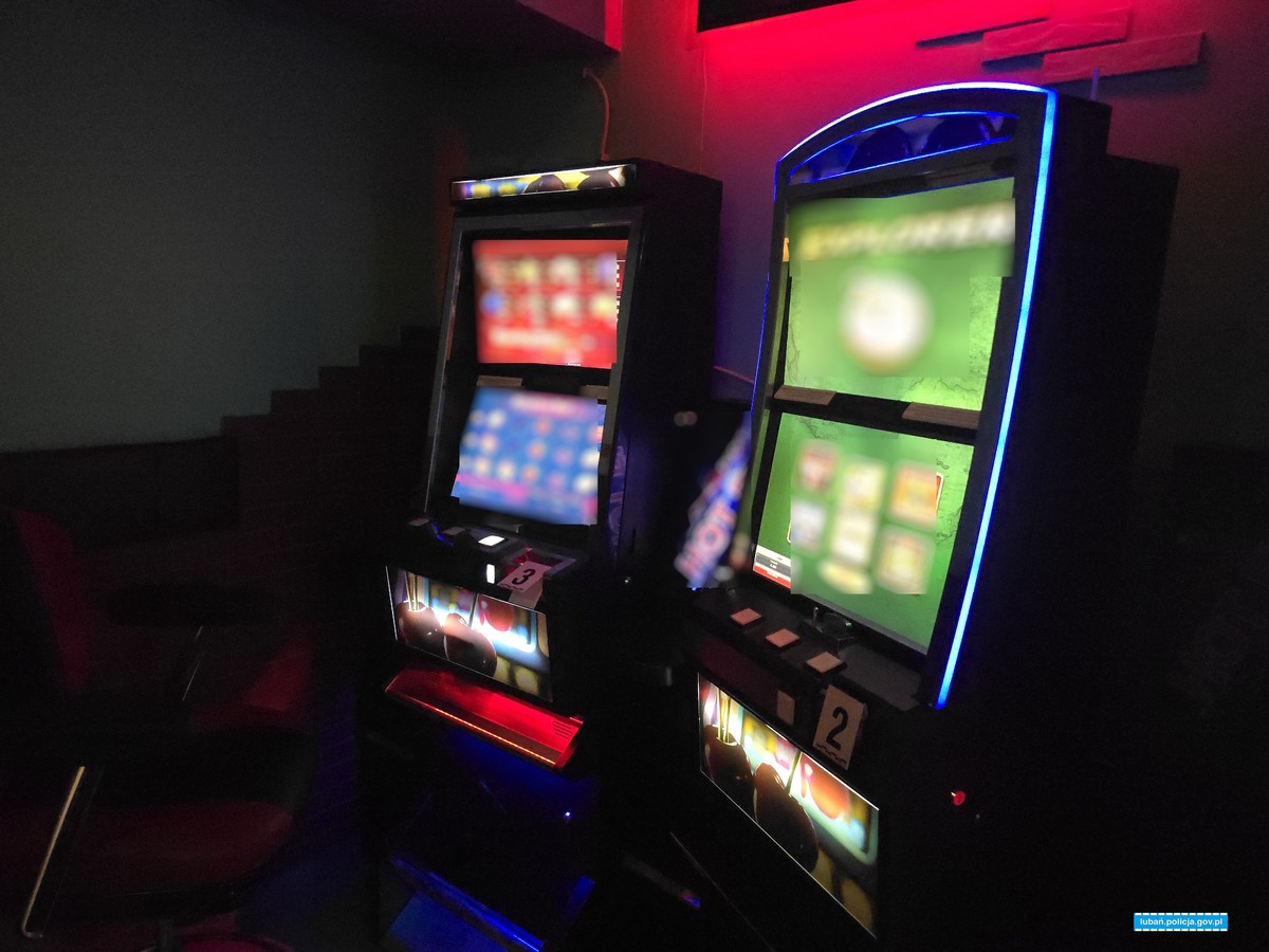 Policjanci z Lubania zabezpieczyli nielegalne automaty do gier hazardowych