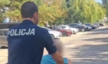 Wrocławscy policjanci ruszyli z pomocą potrzebującemu - człowiek zawsze na pierwszym miejscu