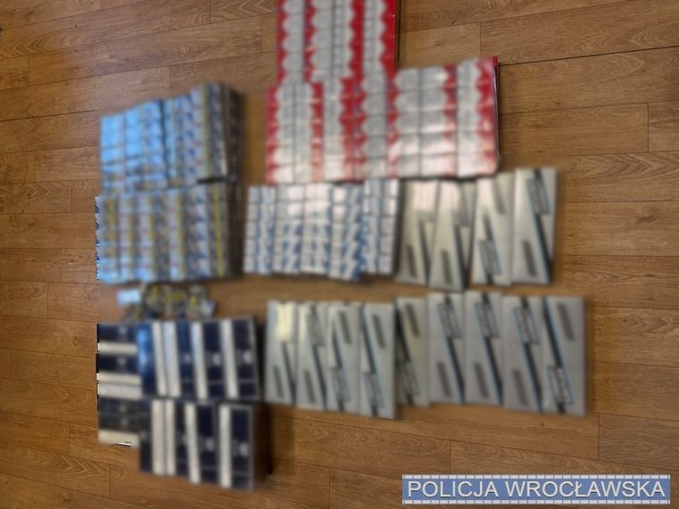 23 tysiące sztuk papierosów bez akcyzy zabezpieczonych przez wrocławskich policjantów