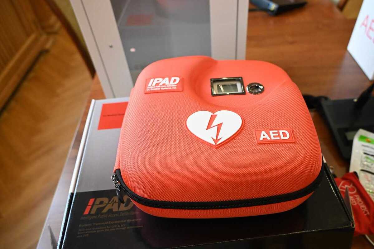 Ukradli urządzenie, które ratuje życie. Dzięki skutecznej pracy mundurowych defibrylator AED został odzyskany